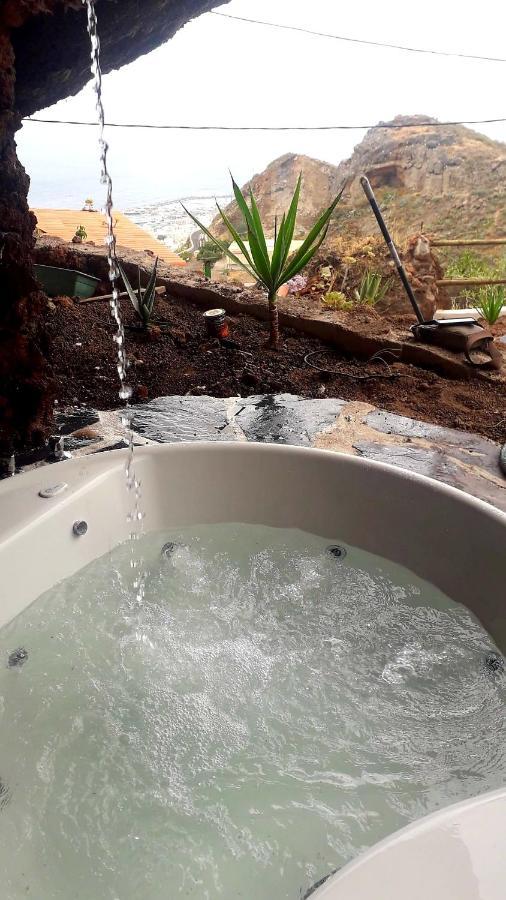 Casa Rural Alessia With Jacuzzi ,Garden & Swimming Pool 圣克鲁斯-德特内里费 外观 照片